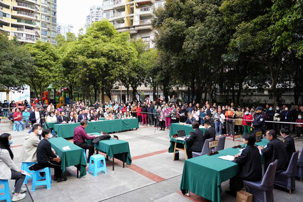 庭審現場。重慶五中院供圖