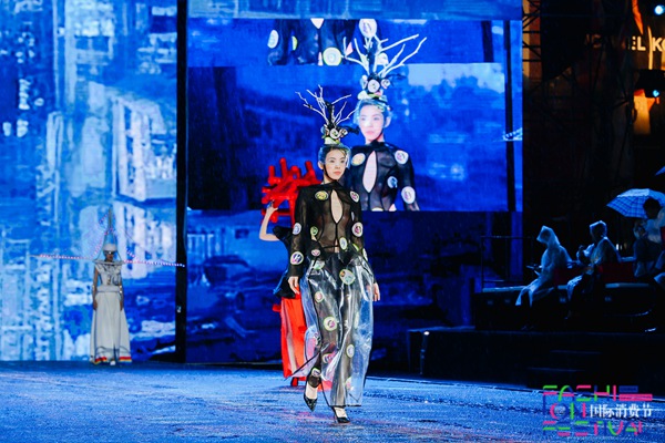 開幕式現場?；顒臃焦﹫D