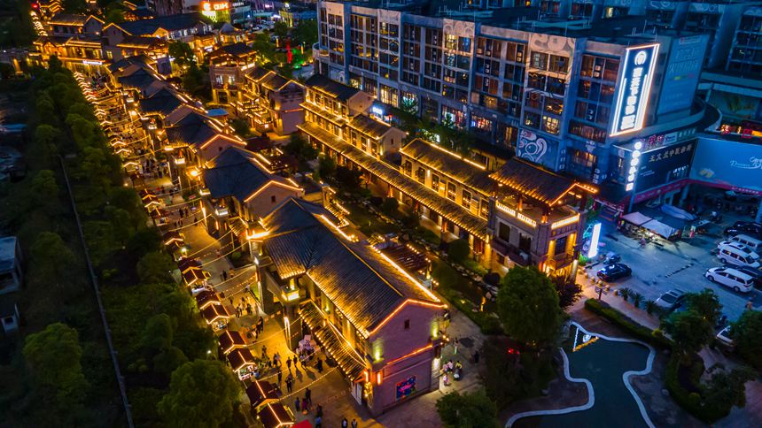 秀山青春集市。胡程攝