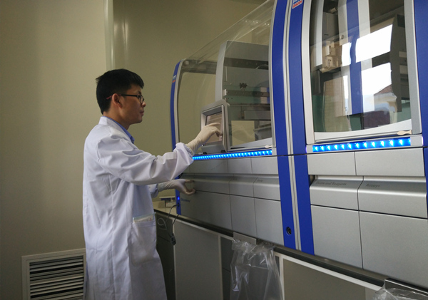 李江在工作中。兩江新區公安分局供圖