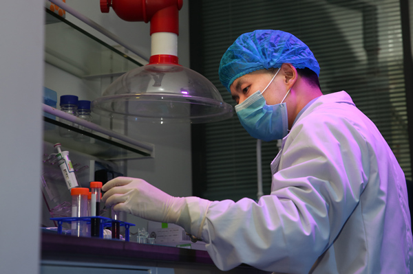 李江在工作中。兩江新區公安分局供圖