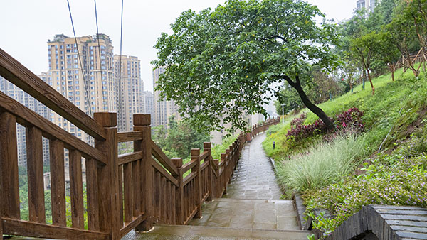 鴻恩步道。唐鑫攝