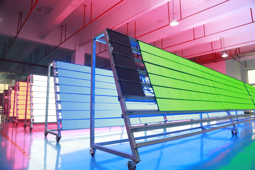 金睿誠科技生產的LED顯示屏。向詩佳攝