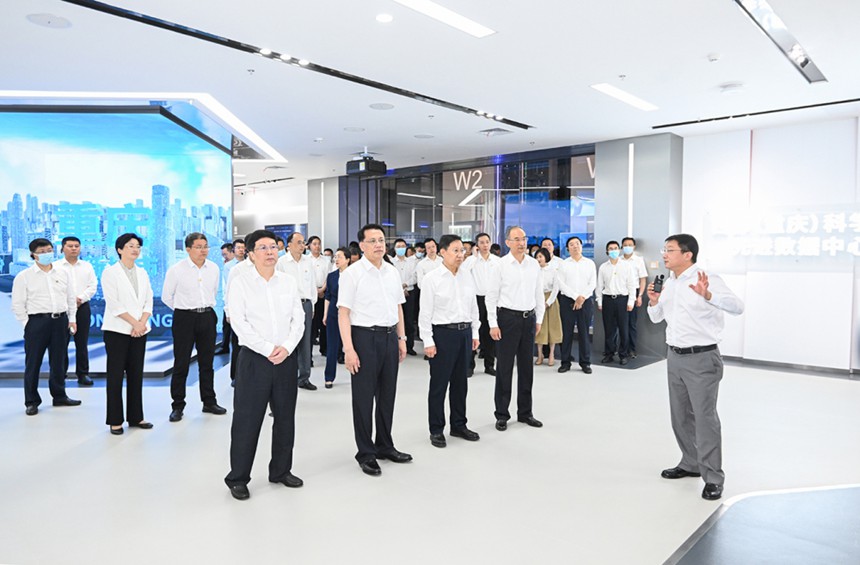 6月26日上午，四川省黨政代表團考察西部（重慶）科學城先進數據中心。記者 蘇思 攝/視覺重慶