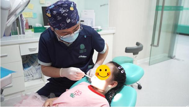 醫生看診。重慶團圓口腔醫院供圖
