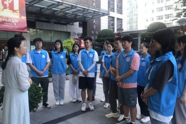 動員會上。重醫附屬口腔醫院供圖