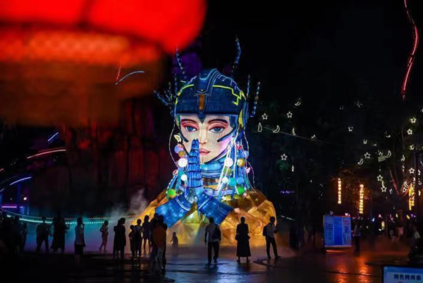 渝樂國潮光影節擺放裝置。重慶融創文旅城供圖