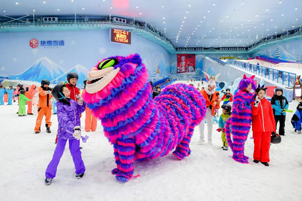 熱雪奇跡活動現場。重慶融創文旅城供圖