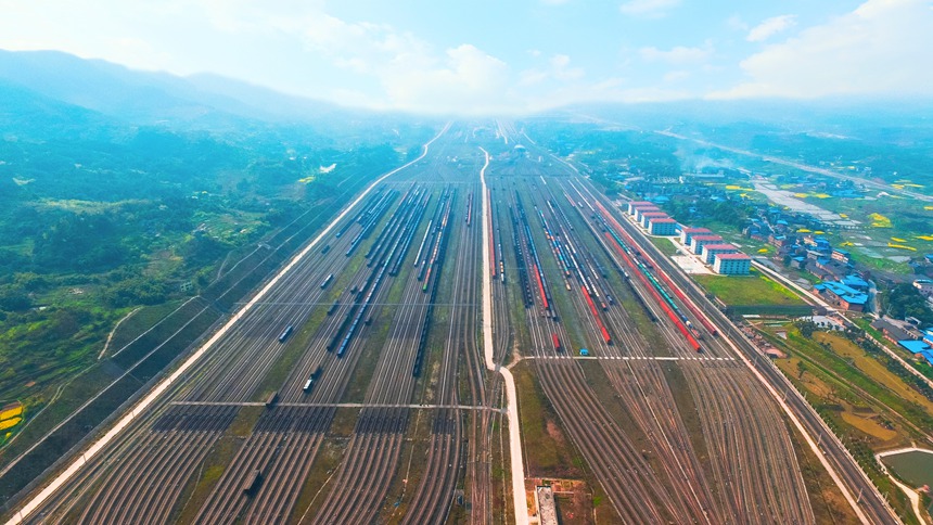 興隆場編組站。 重慶興隆場車站供圖