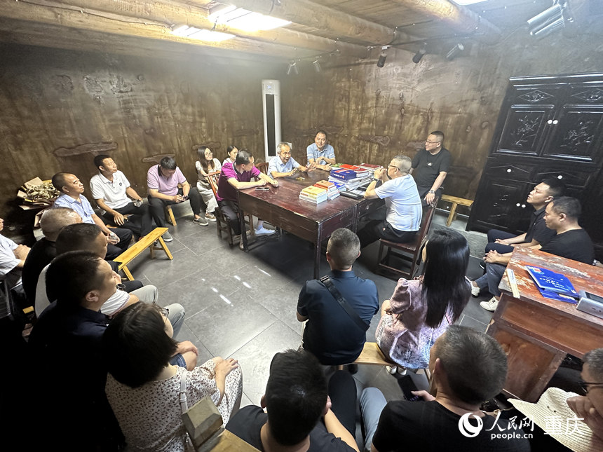 毛相林在“愚公講堂”為黨員干部講下莊修“天路”的故事。 人民網記者 劉政寧攝