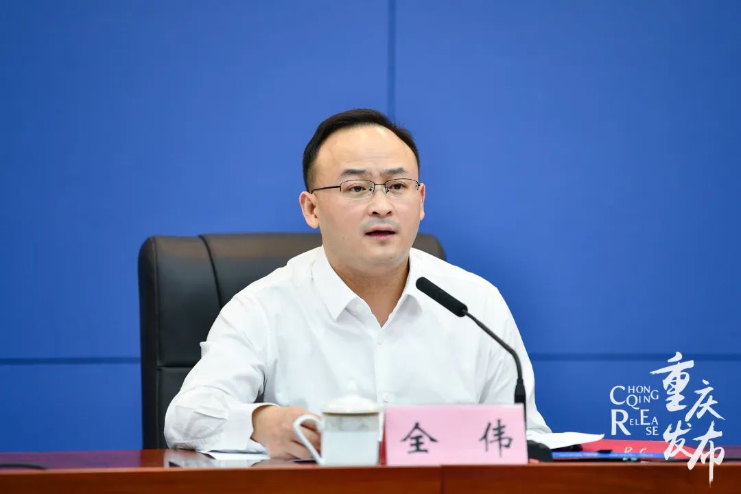 全偉介紹相關情況 鄒樂 攝