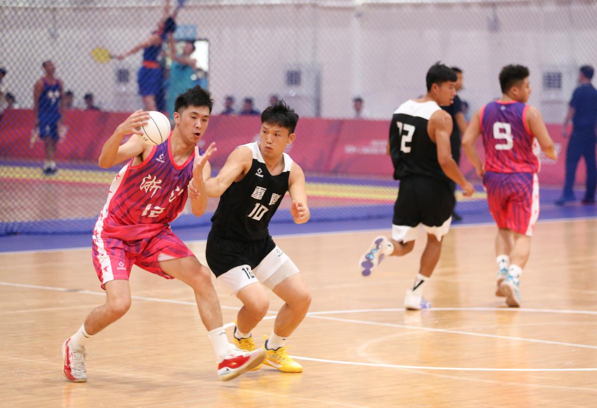 C組第一場比賽在浙江代表隊與重慶代表隊之間展開對決。牛良玉攝