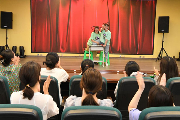 預防出生缺陷的歡樂科普現場演出。璧山區婦幼保健院供圖