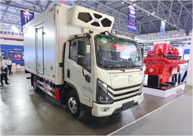 新能源全數字化冷藏車。重慶機電集團供圖