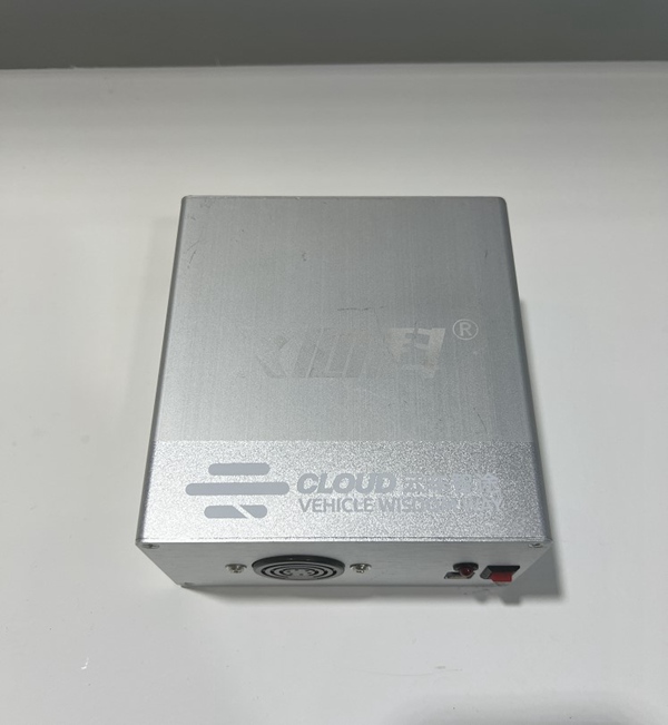 云車智途展出的DT-BOX智能車載數據邊緣處理器。兩江協同創新區供圖