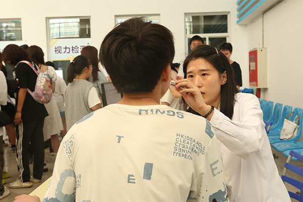 體檢現場。重慶西區醫院供圖