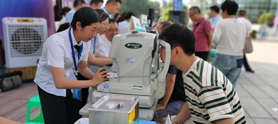 活動現場。重慶愛爾眼科醫院總院供圖