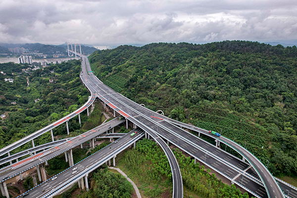 重慶快速路六縱線南延伸段（茶園立交—峽口立交）工程。崔景印攝