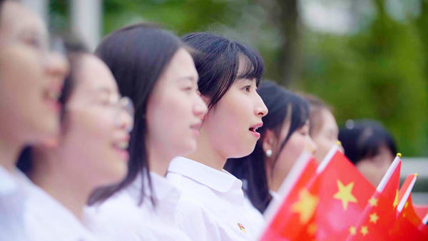 集體演唱。袁杰攝