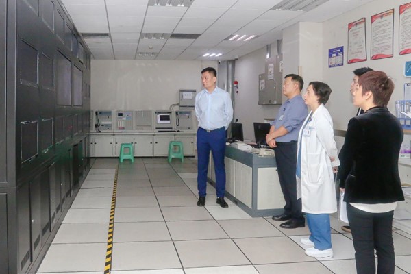 查房現場。重慶安琪兒婦產醫院供圖