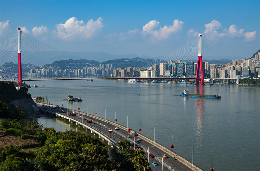 長江萬州段再現高峽平湖壯美景觀。冉孟軍攝