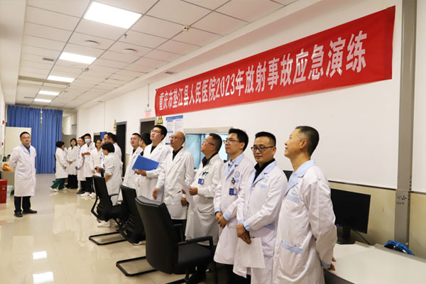應急演練現場。墊江縣人民醫院供圖