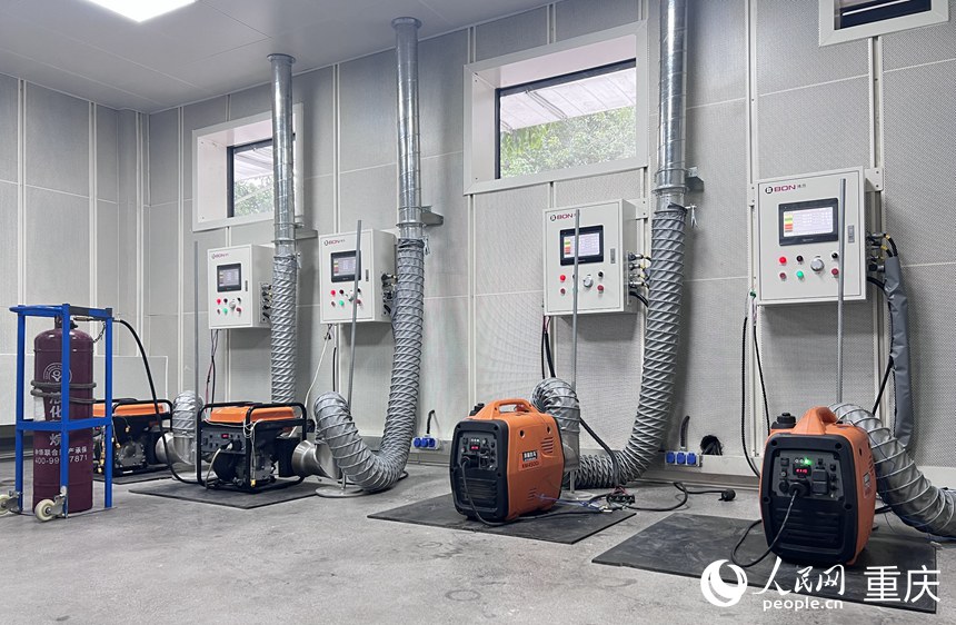 華世丹發電機耐久試驗室。人民網記者 胡虹攝