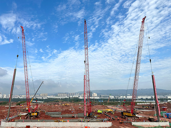 保稅綠色科創園仁寶智能制造基地項目鋼結構首吊成功。中冶建工供圖