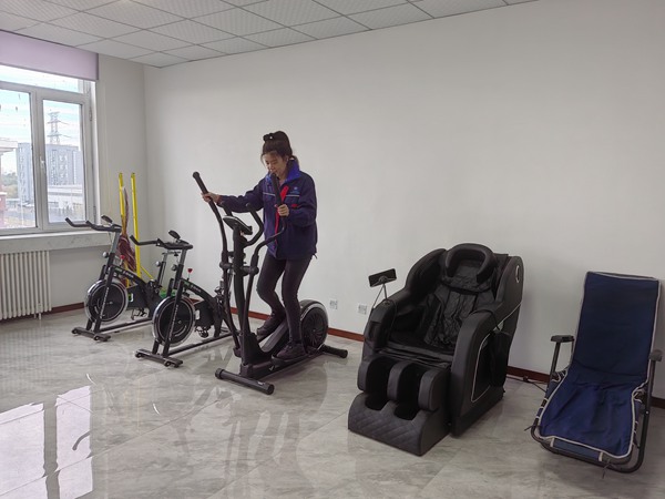 員工健身區域。長安民生物流供圖