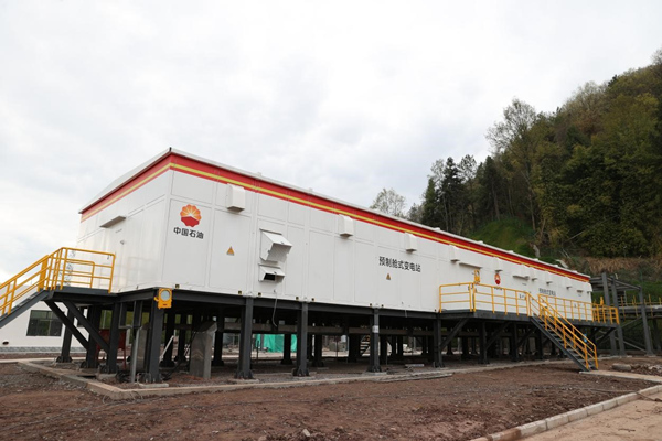 在鐵山坡氣田飛仙關組氣藏產能建設供電工程建設中，創新引入BOO模式，為“電代油”鉆井工程提供了優質可靠的電能。張家銘攝