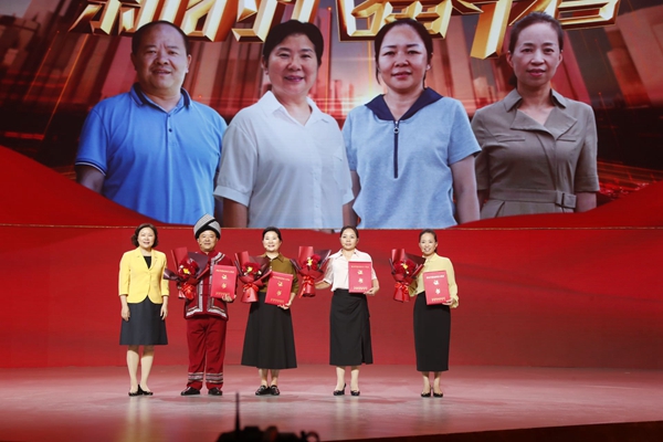 最美社區工作者，他們是創新治理的基層探路人。王孟舉攝