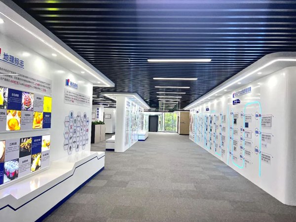 重慶知識產權運營中心展示長廊。重慶高新區市場監督管理局供圖