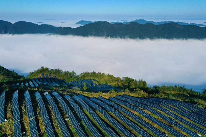 重慶市黔江區麒麟蓋光伏發電站群貌。楊敏攝