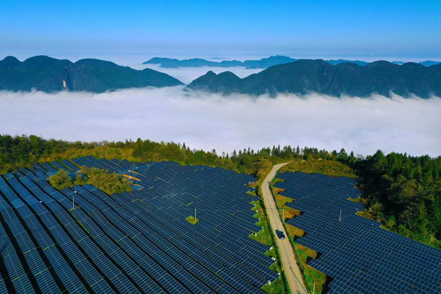 重慶市黔江區麒麟蓋光伏發電站群貌。楊敏攝