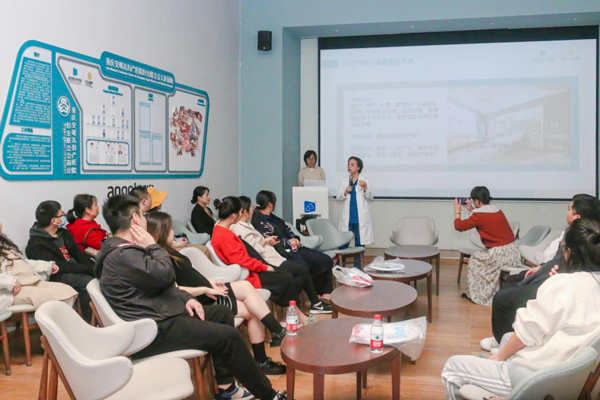 活動現場。重慶安琪兒婦產醫院供圖