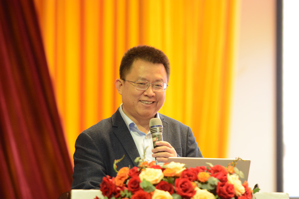 曹同濤作報告。西南大學供圖