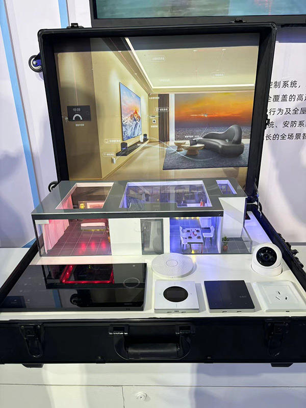 全屋智能家居系統模型。代婧靚攝