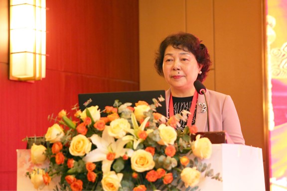 鐘杭美致辭。重慶松山醫院供圖