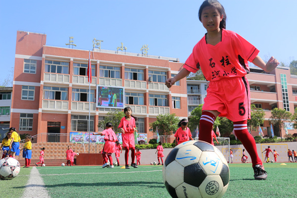 石柱縣三河小學足球訓練日常。石柱縣教委供圖