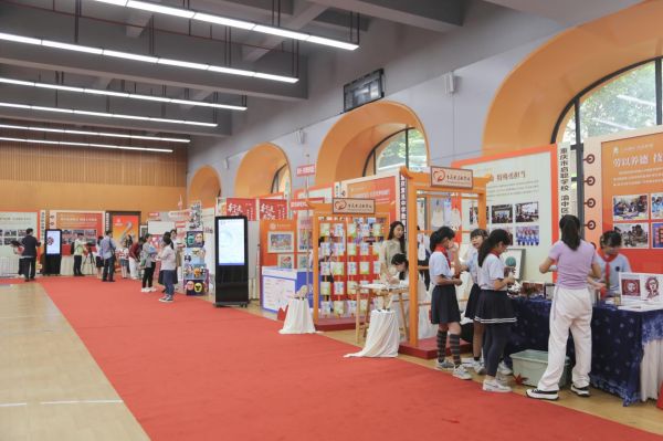 今年9月舉行的“行走的思政課”展演現場。唐文蕤攝