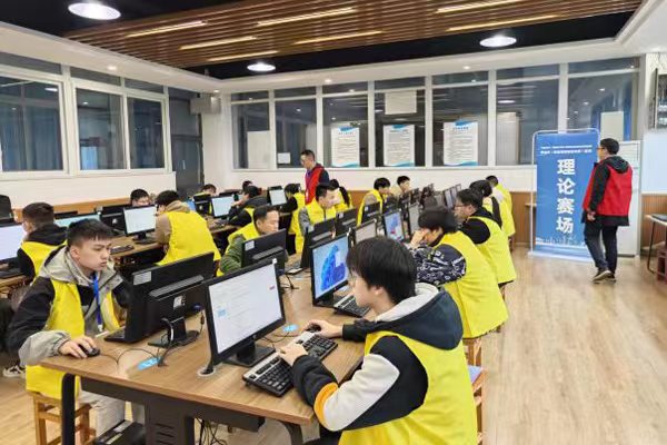 理論知識競賽。重慶市輕工業學校供圖