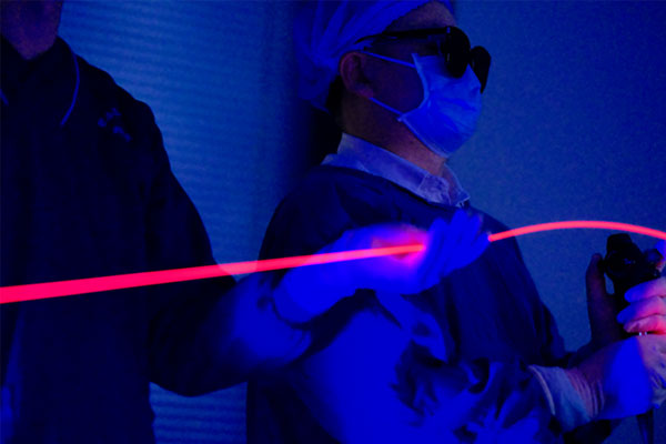 手術進行中。重醫附屬璧山醫院供圖