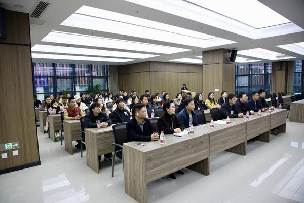 全國首期數字化管理師培訓班現場。重慶市人力資源開發服務中心供圖