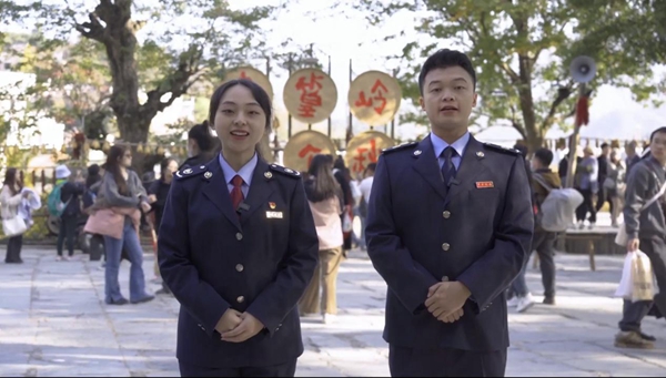 在江西省婺源縣篁嶺景區，江西省婺源縣和玉山縣稅務人員講解助力鄉村振興相關稅收優惠政策。視頻截圖