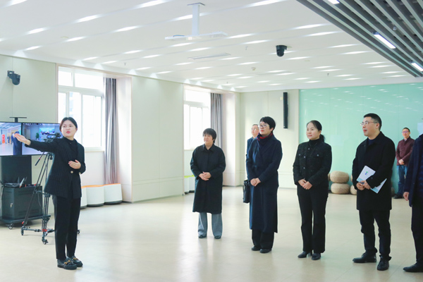 調研江北區教師進修學院。向詩佳攝