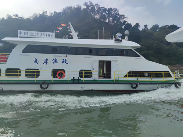 南岸區漁政船舶巡河。南岸區農業農村委供圖