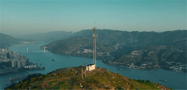 重慶鐵塔助力城市通信基礎設施建設。重慶鐵塔供圖