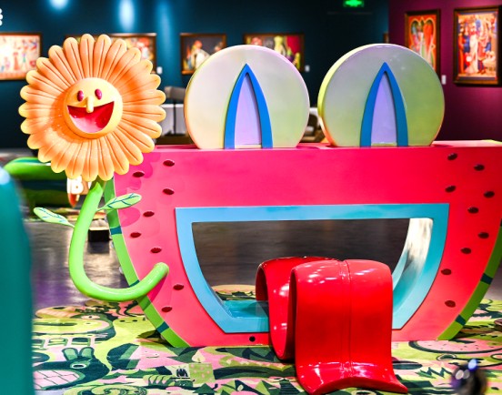 “We Can Live Together一起藝起”超現實藝術展。重慶時代廣場供圖