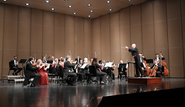 光大銀行重慶分行新年音樂會演奏現場。光大銀行重慶分行供圖