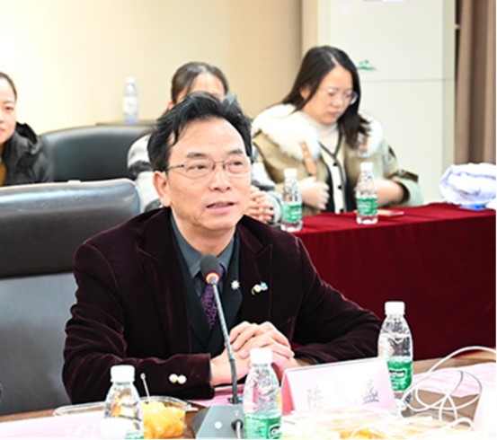 陳茂盛致辭。重慶愛爾眼科醫院總院供圖